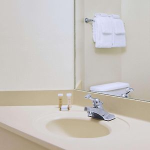 Queen Room Mobility accessible
